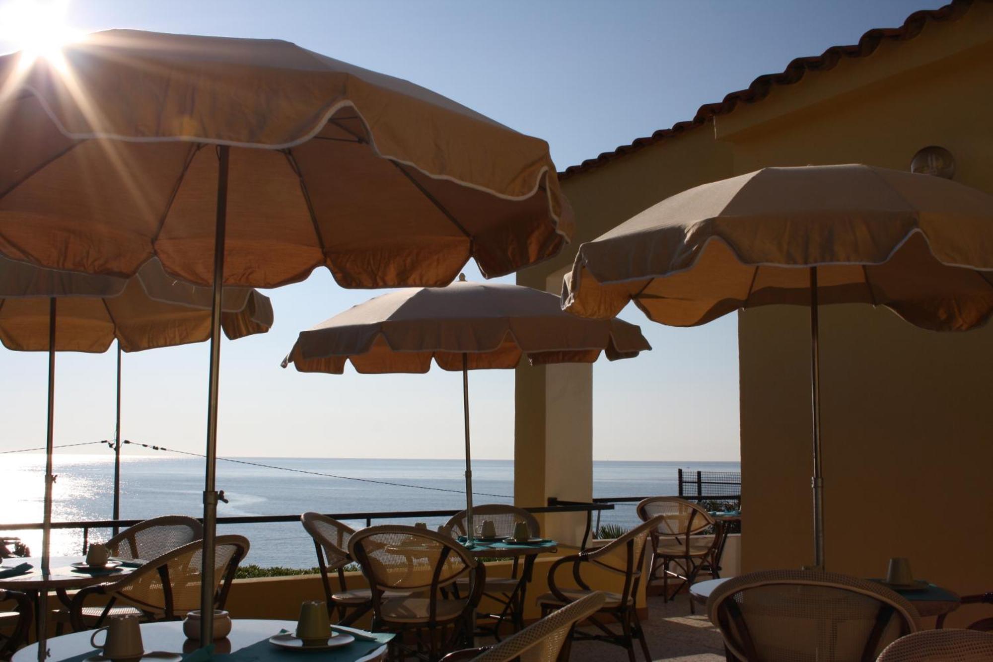 "Cap Riviera" Hotel & Restaurant Saint Aygulf Exterior foto